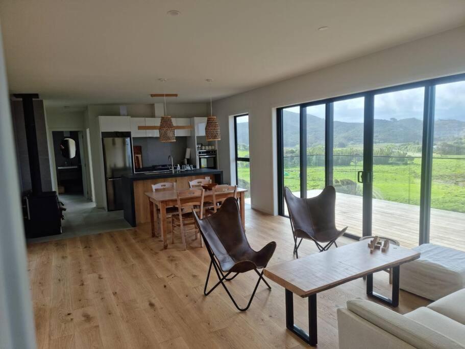 Xspot Medlands Beach House - Ocean Views - Short Stroll To The Beach ภายนอก รูปภาพ