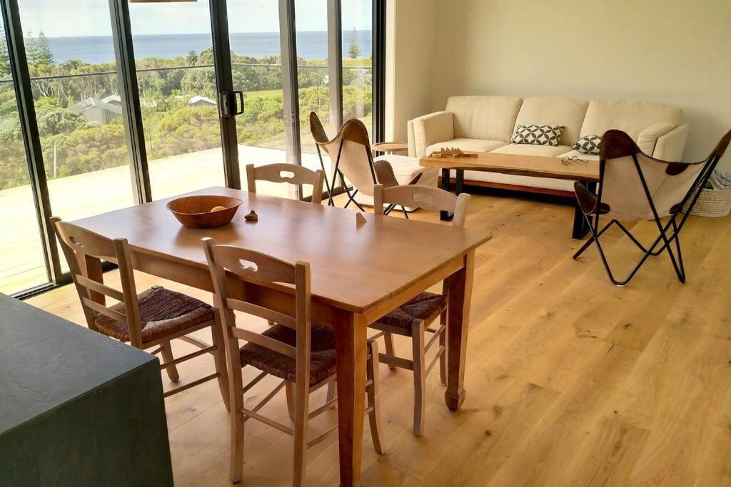 Xspot Medlands Beach House - Ocean Views - Short Stroll To The Beach ภายนอก รูปภาพ